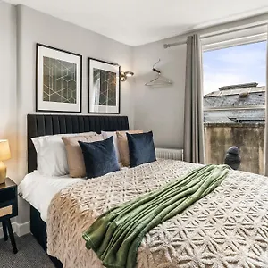 Apartment Boutique In Baths Location United Kingdom